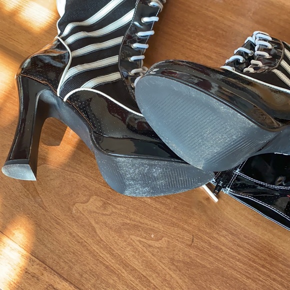 Patent Platform Lace Up High Heel Boots Size 8 - Picture 7 of 10